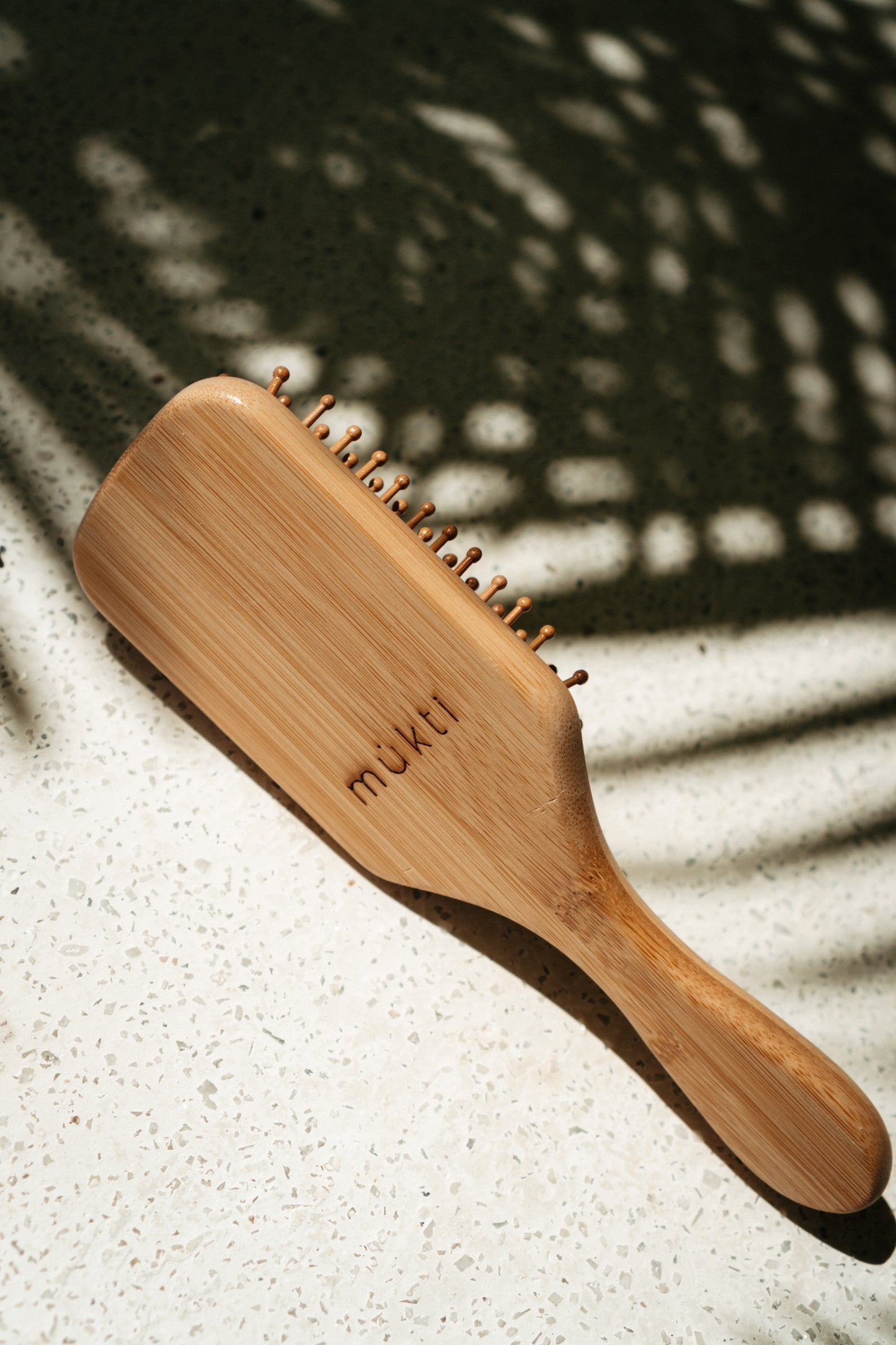 MUKTI Bamboo hairbrush