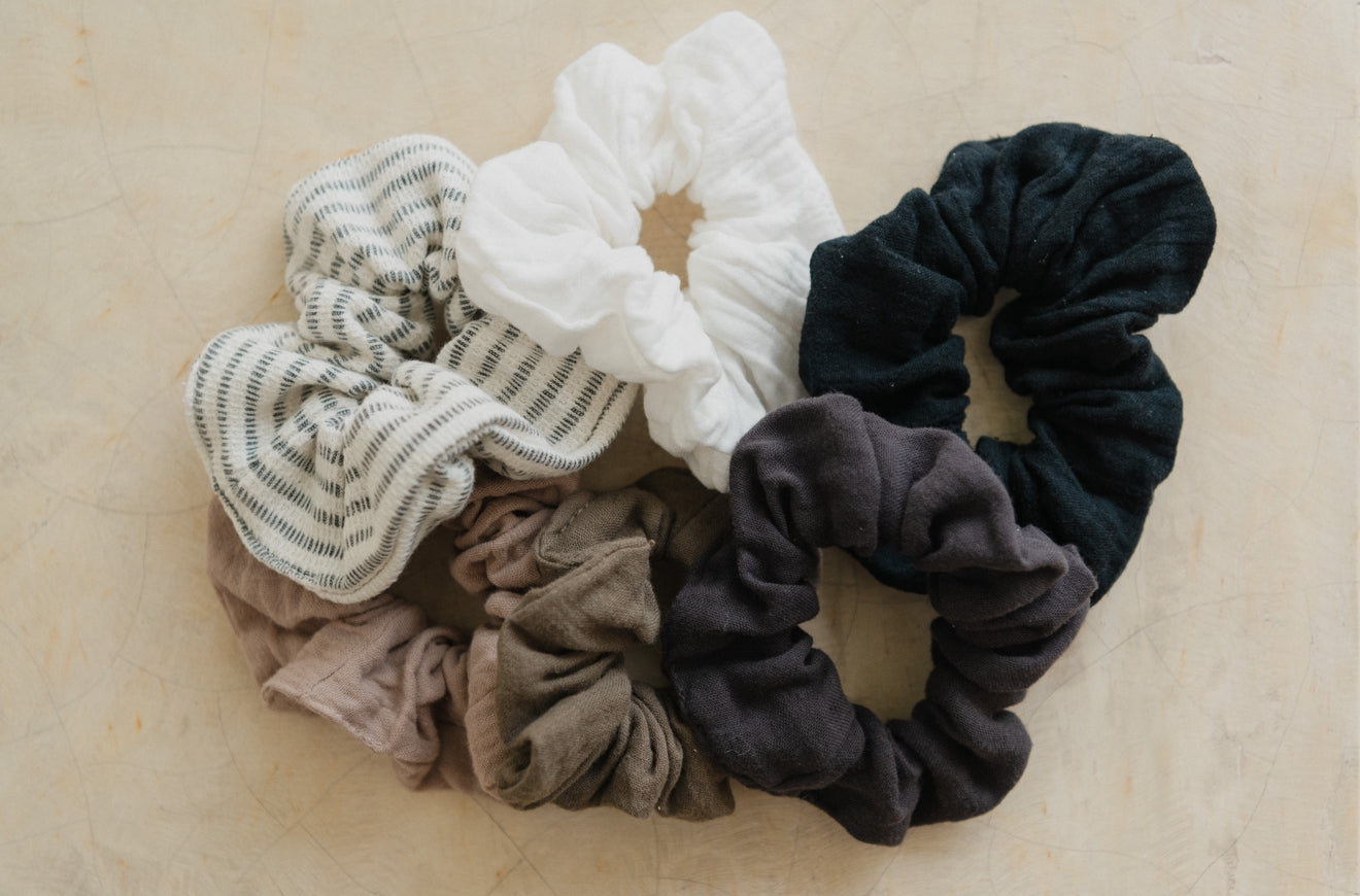 MUKTI Hair scrunchie